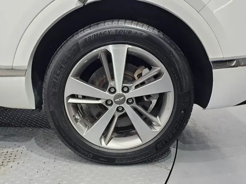 2023 Genesis GV80 с пробегом 60 746 км