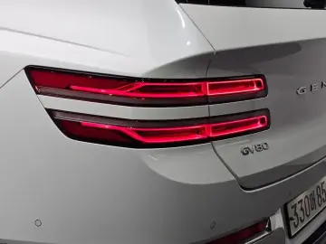 2023 Genesis GV80 с пробегом 60 746 км