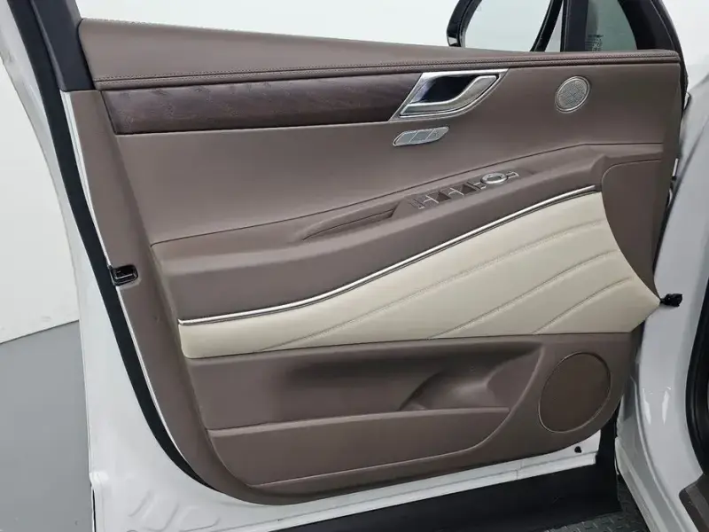 2023 Genesis GV80 с пробегом 60 746 км