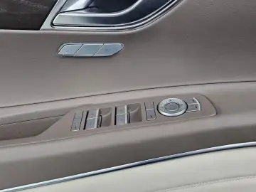 2023 Genesis GV80 с пробегом 60 746 км