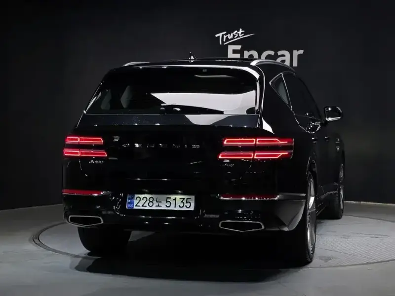 2023 Genesis GV80 с пробегом 31 894 км