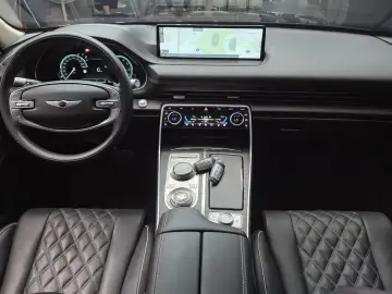 2023 Genesis GV80 с пробегом 31 894 км