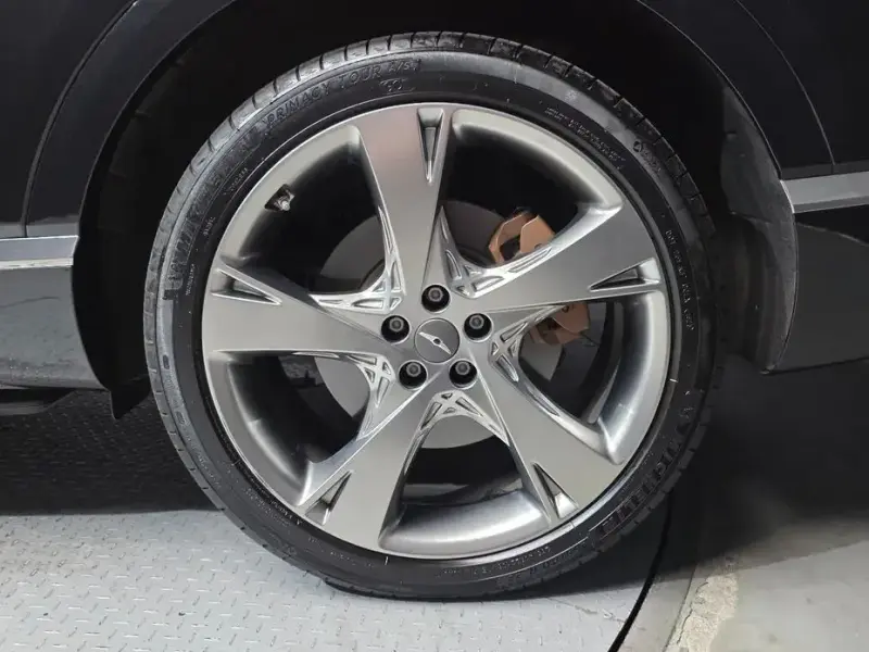 2023 Genesis GV80 с пробегом 31 894 км