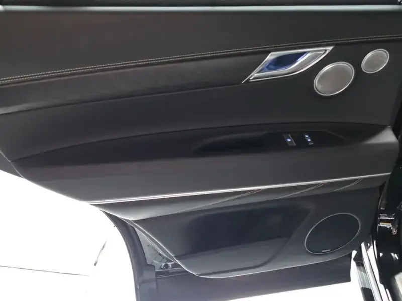 2023 Genesis GV80 с пробегом 31 894 км