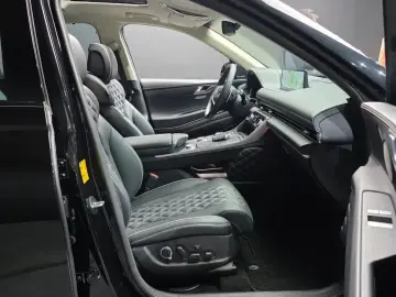 2023 Genesis GV80 с пробегом 31 894 км