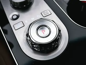 2023 Genesis GV80 с пробегом 25 280 км
