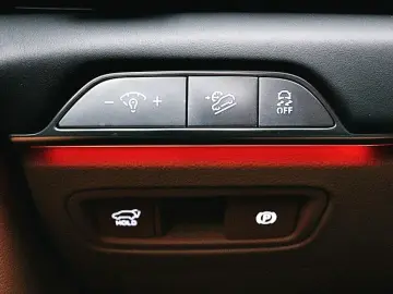 2023 Genesis GV80 с пробегом 25 280 км