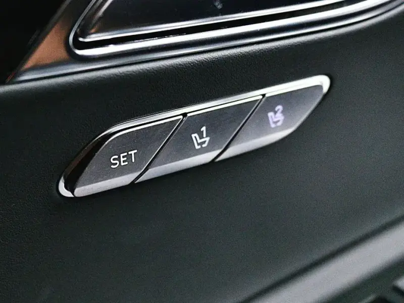 2023 Genesis GV80 с пробегом 25 280 км