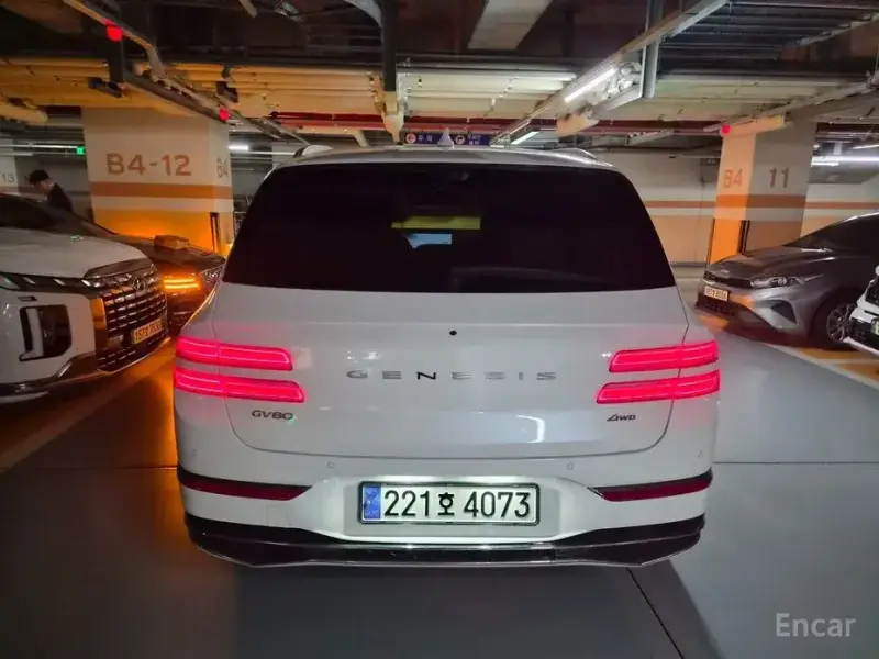 2023 Genesis GV80 с пробегом 44 888 км