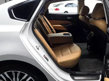 2020 Kia K7 с пробегом 65 889 км