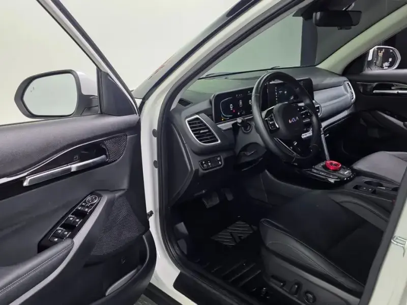 2023 Kia Seltos с пробегом 48 934 км