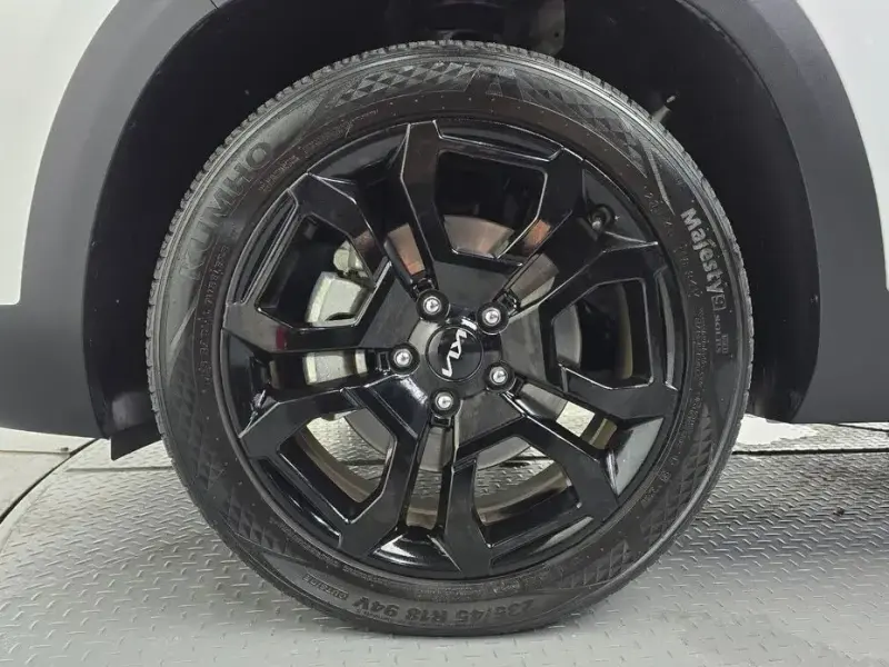 2024 Kia Seltos с пробегом 26 239 км
