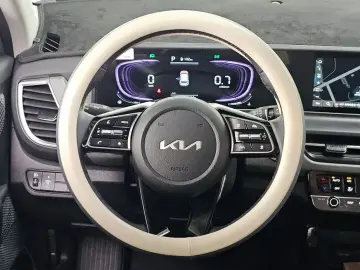 2025 Kia Seltos с пробегом 17 622 км