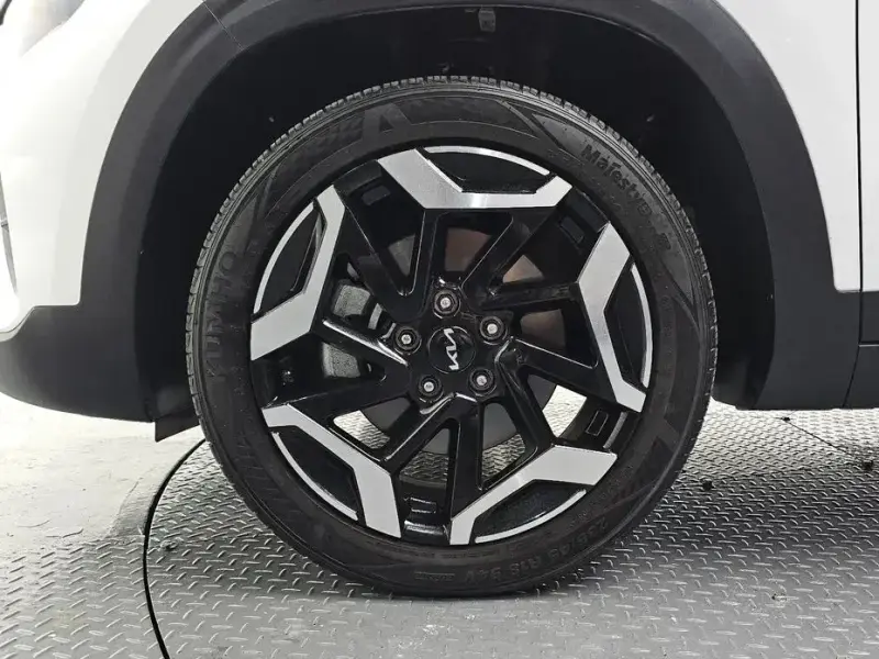 2025 Kia Seltos с пробегом 20 829 км