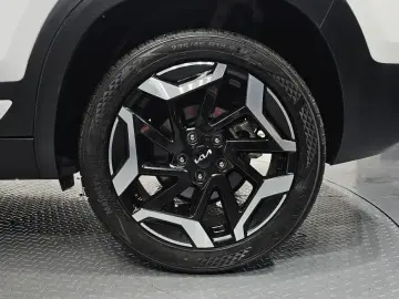 2025 Kia Seltos с пробегом 20 829 км