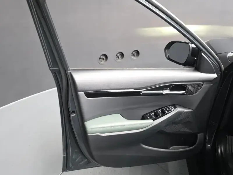 2023 Kia Seltos с пробегом 15 570 км