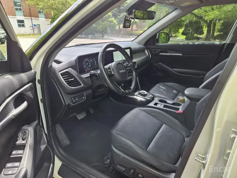 2023 Kia Seltos с пробегом 22 017 км