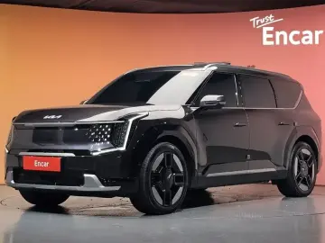 2023 Kia EV9 с пробегом 28 141 км