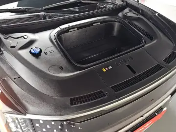 2023 Kia EV9 с пробегом 28 141 км