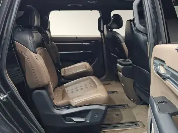 2023 Kia EV9 с пробегом 28 141 км