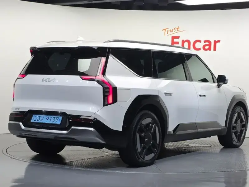 2023 Kia EV9 с пробегом 44 065 км