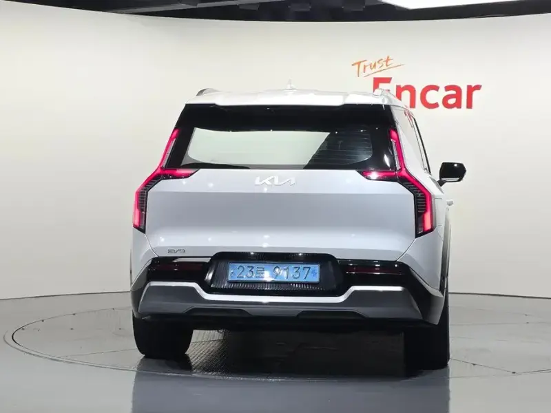2023 Kia EV9 с пробегом 44 065 км