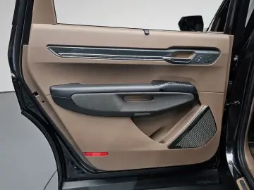2023 Kia EV9 с пробегом 28 141 км