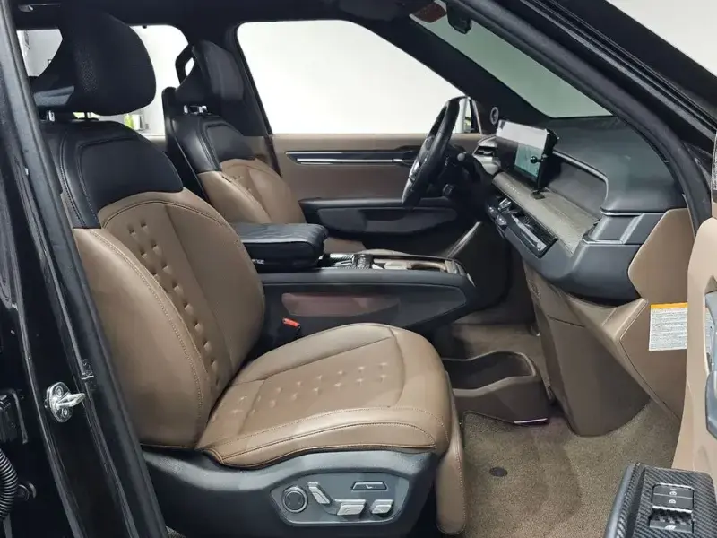 2023 Kia EV9 с пробегом 28 141 км