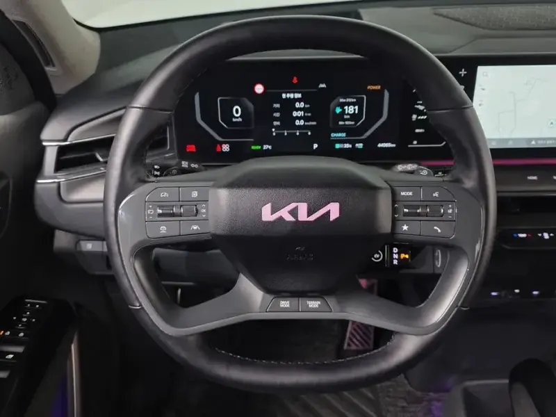2023 Kia EV9 с пробегом 44 065 км