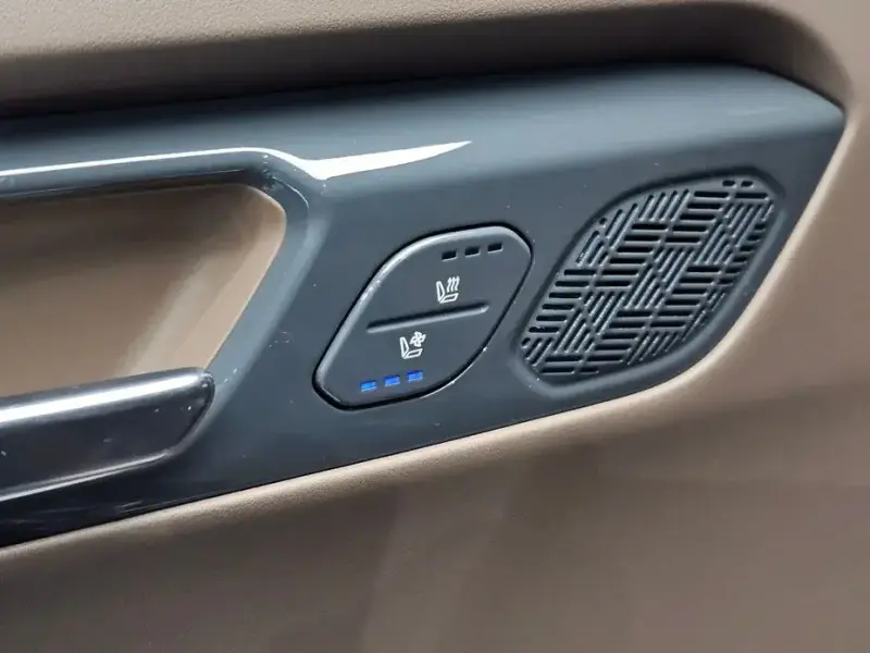 2023 Kia EV9 с пробегом 28 141 км