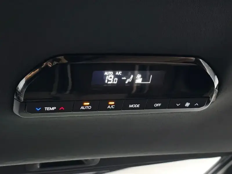 2023 Kia EV9 с пробегом 28 141 км
