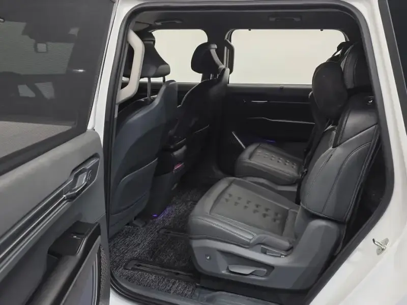 2023 Kia EV9 с пробегом 44 065 км