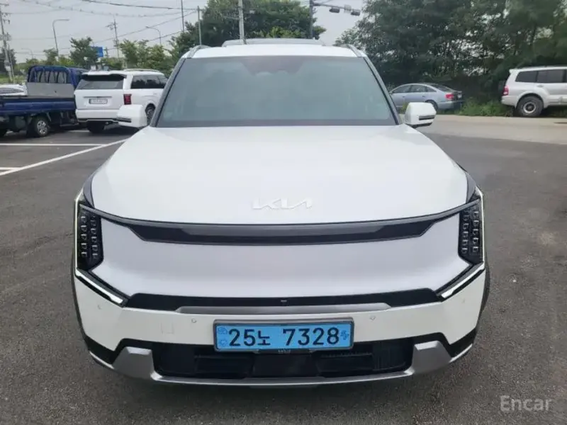 2023 Kia EV9 с пробегом 39 588 км