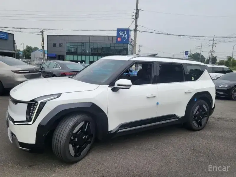 2023 Kia EV9 с пробегом 39 588 км
