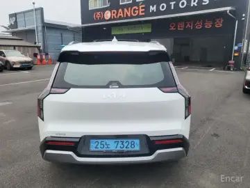 2023 Kia EV9 с пробегом 39 588 км