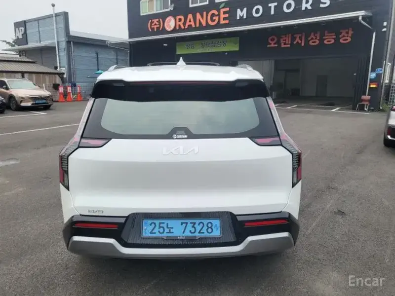 2023 Kia EV9 с пробегом 39 588 км