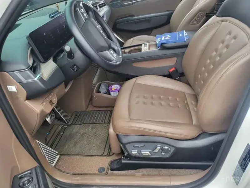 2023 Kia EV9 с пробегом 39 588 км