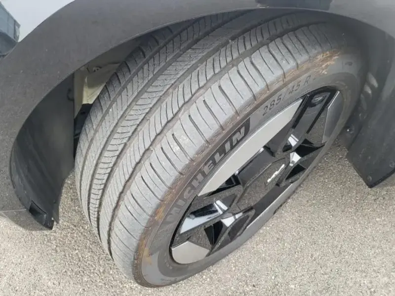 2023 Kia EV9 с пробегом 39 588 км