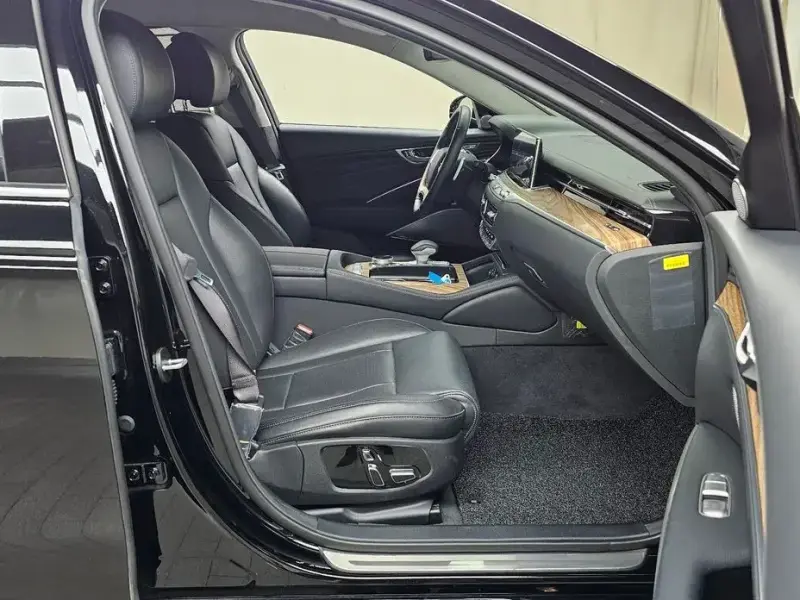 2023 Kia K9 с пробегом 23 047 км