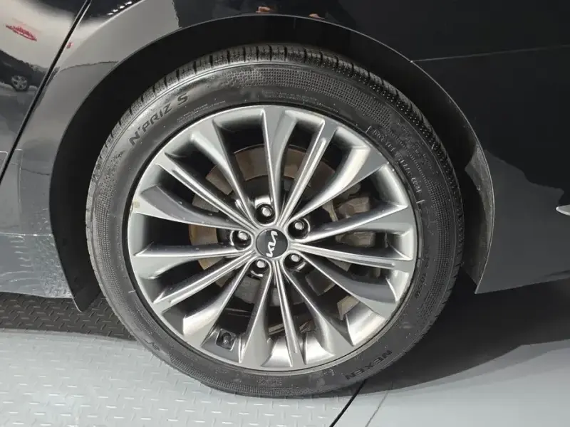 2023 Kia K9 с пробегом 63 061 км