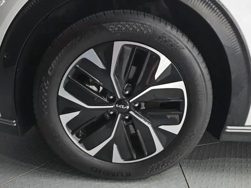 2024 Kia EV6 с пробегом 47 270 км