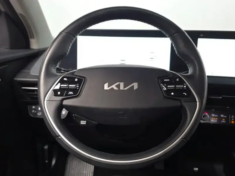 2022 Kia EV6 с пробегом 21 115 км