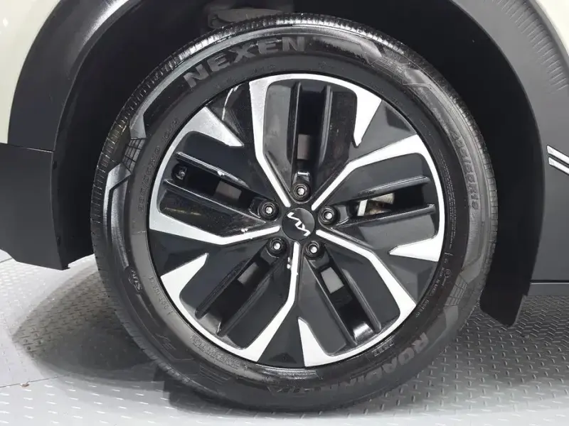 2022 Kia EV6 с пробегом 21 115 км