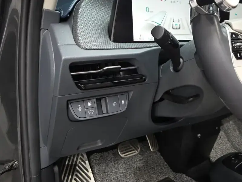 2023 Kia EV6 с пробегом 34 384 км