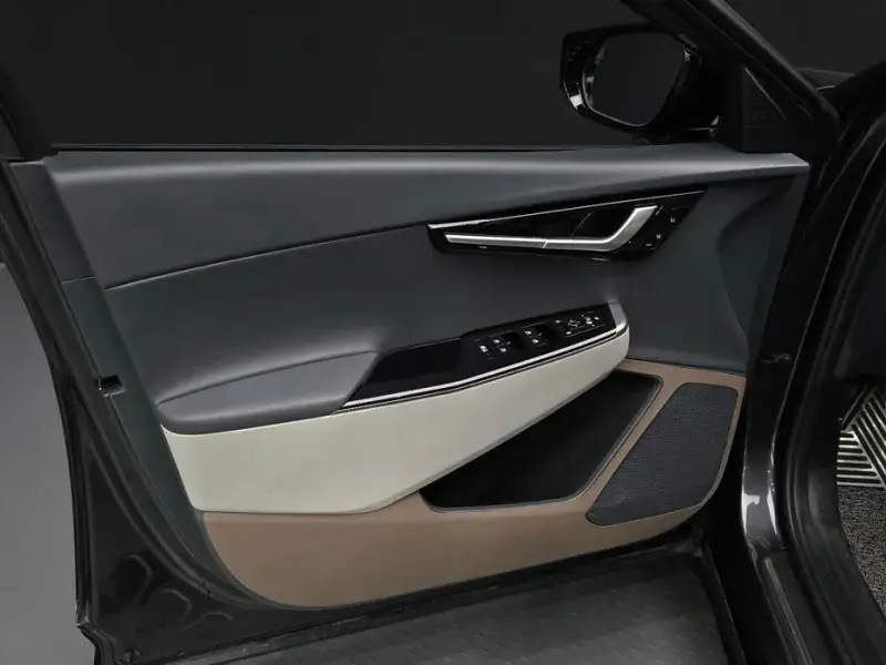2023 Kia EV6 с пробегом 34 384 км