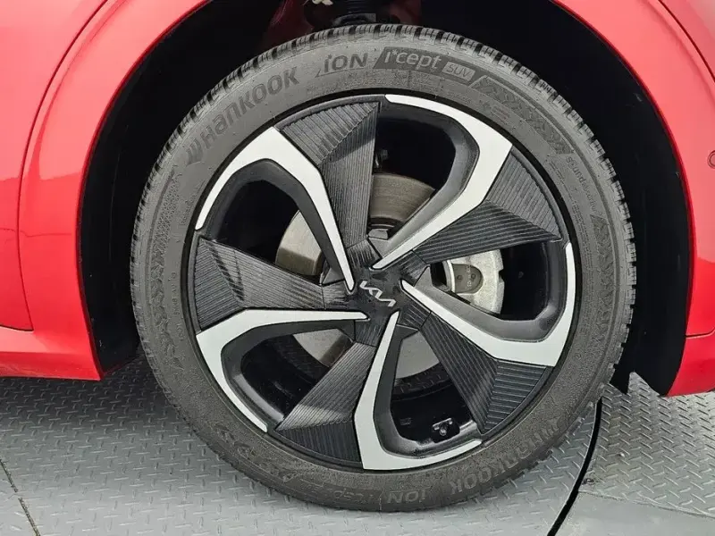 2023 Kia EV6 с пробегом 61 206 км