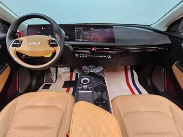 2023 Kia EV6 с пробегом 61 206 км