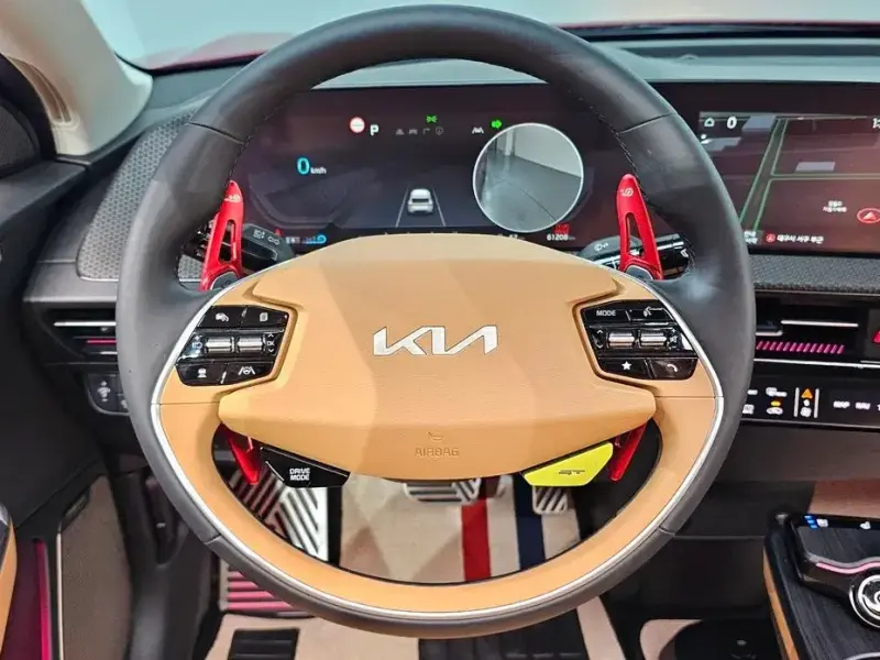 2023 Kia EV6 с пробегом 61 206 км