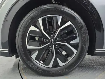 2022 Kia EV6 с пробегом 69 152 км