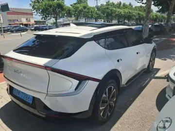 2024 Kia EV6 с пробегом 56 123 км
